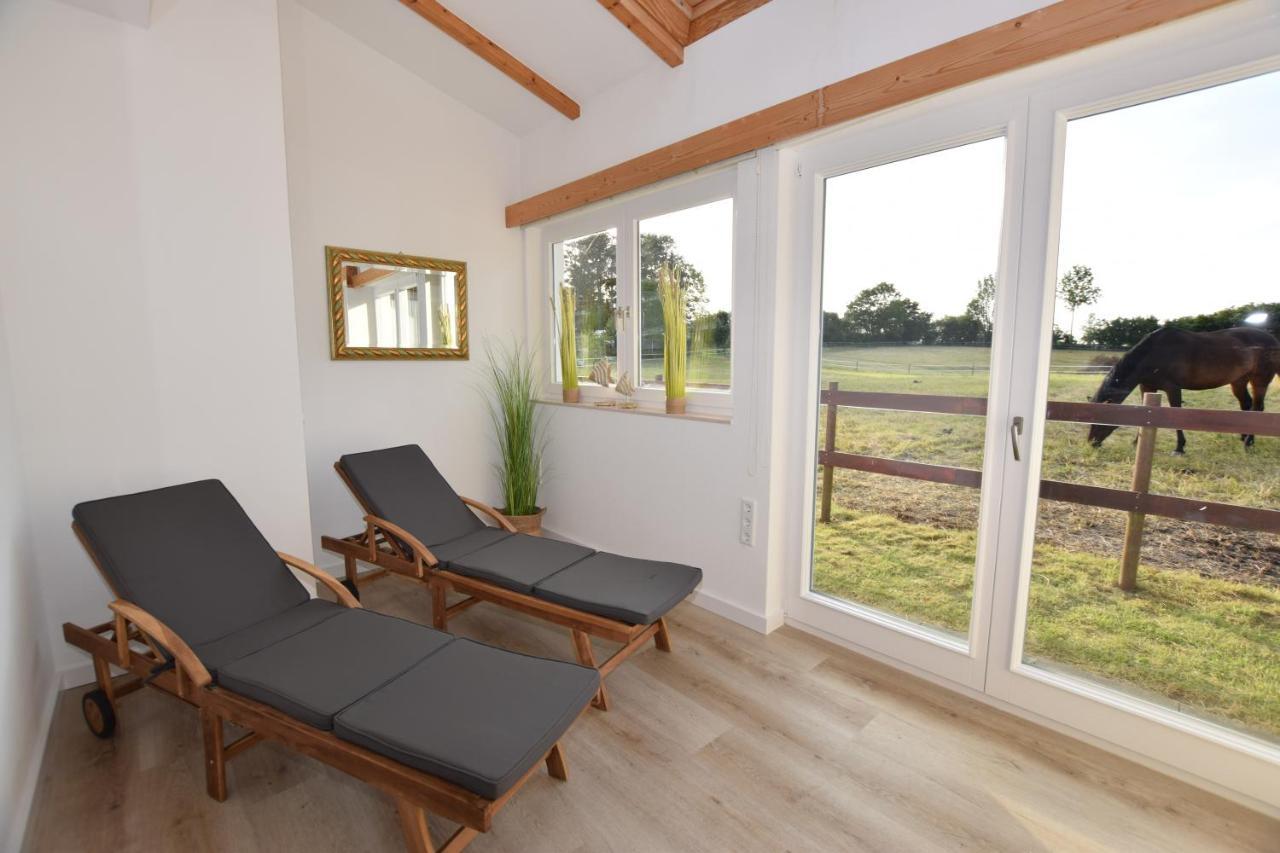 Landhaus Hideaway Mit Aussenpool, Sauna Und Kamin Bosau Экстерьер фото